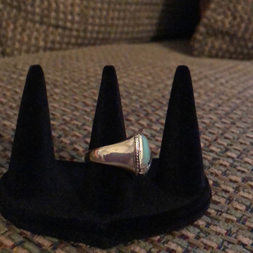 Ring - Picture 3 of 4